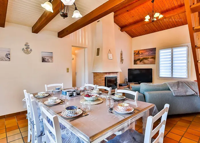 بيت للعطل Le Petit Havre De Paix Longevillai