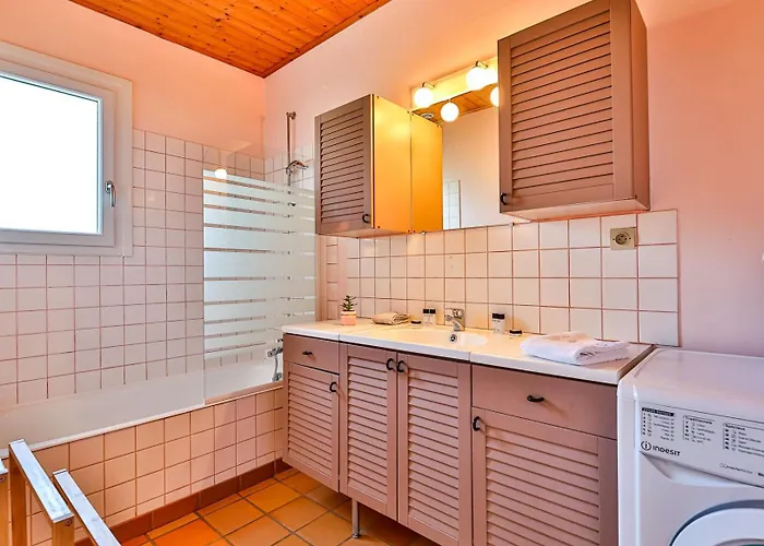 بيت للعطل Le Petit Havre De Paix Longevillai *